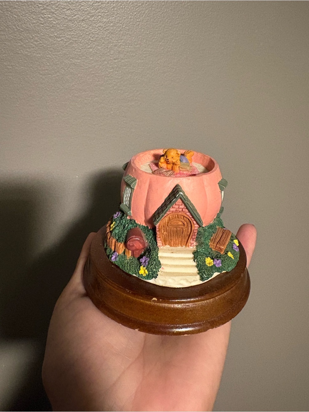 Hand-Painted Pink Pumpkin Cottage Figurine - Decorative Home Art